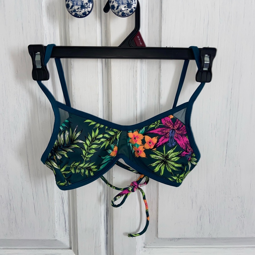 Xhilaration Tropical Bikini Top